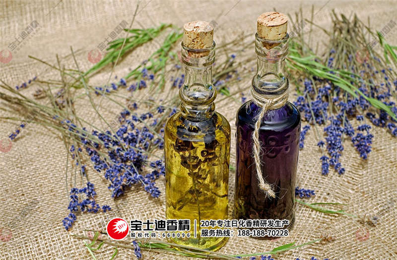 兩瓶法國薰衣(yī)草香精 兩瓶法國薰衣草香精