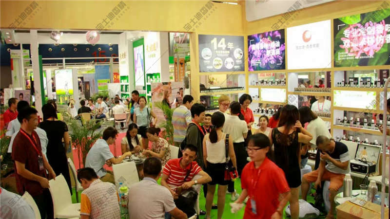 草莓视频在线香精展區人(rén)聲鼎沸 草莓视频在线香精(jīng)展區(qū)人聲鼎沸