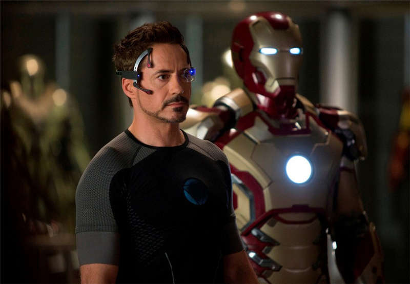 鋼鐵俠站著 鋼鐵俠站著